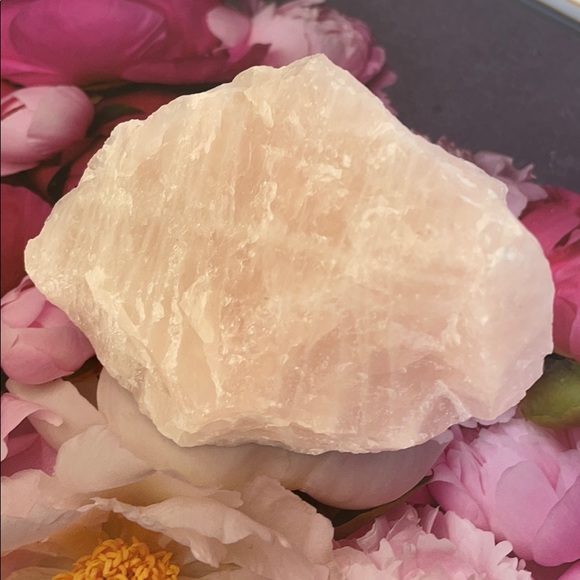 Natural Rose Quartz - Picture 4 of 7